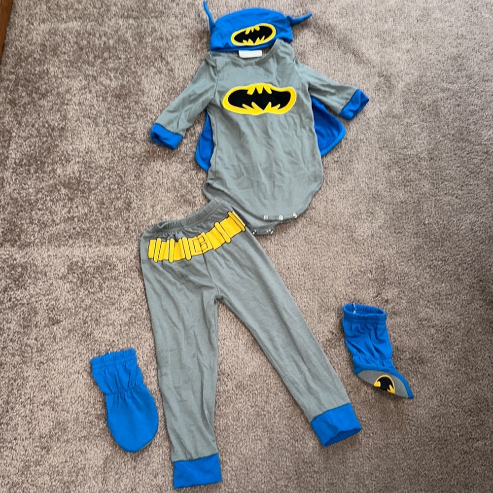 4 pc Infant Batman costume